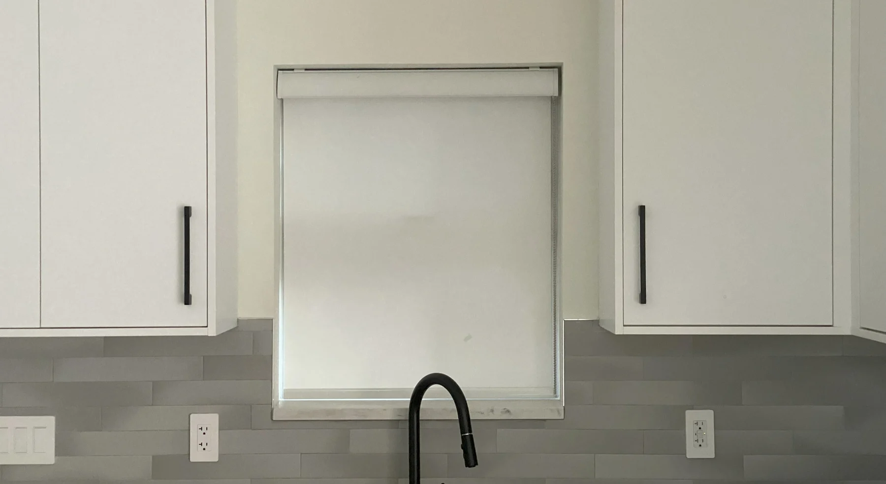 Roller shade · Kitchen